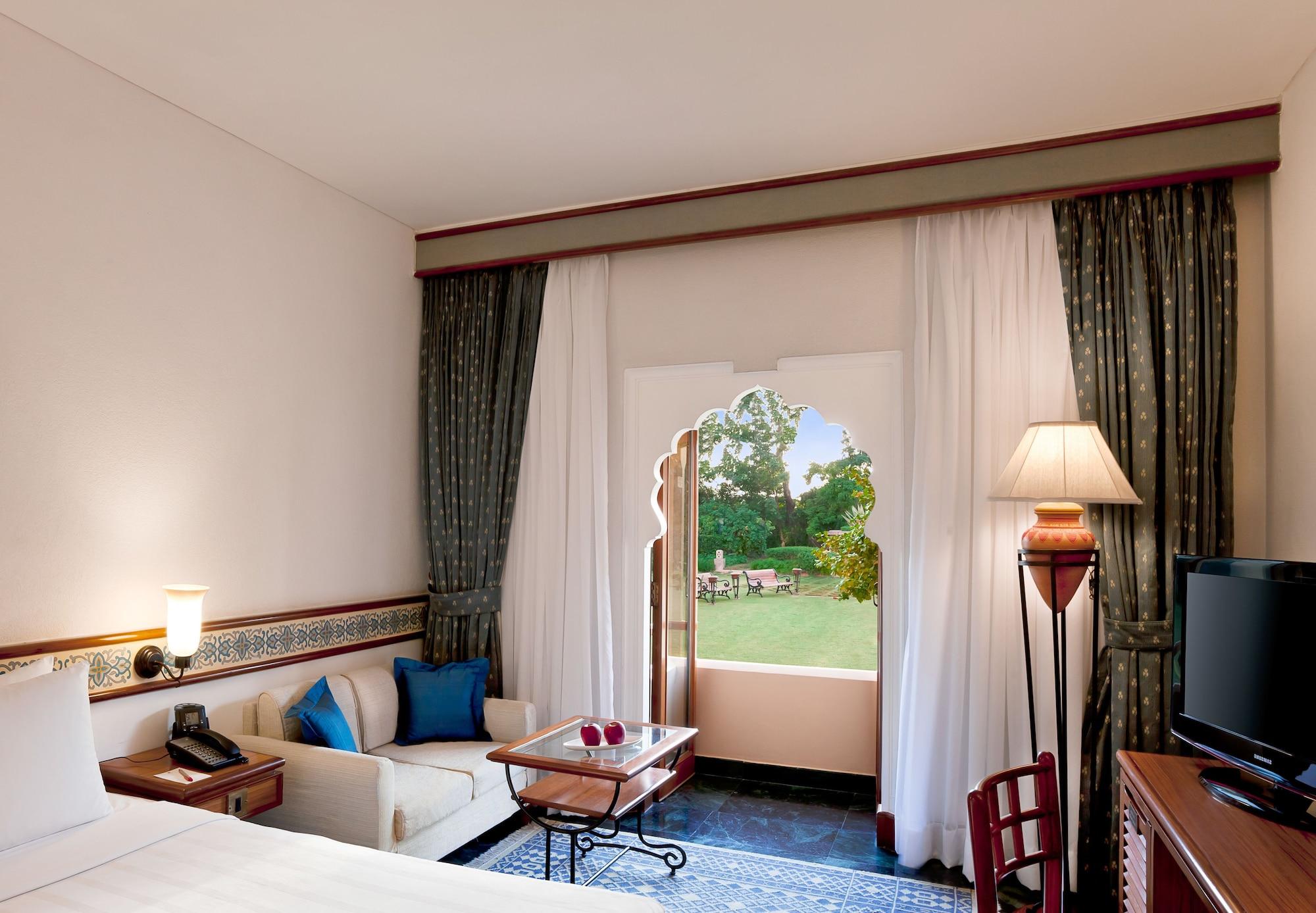 Trident Jaipur Hotell Exteriör bild A room at the Taj Bengal