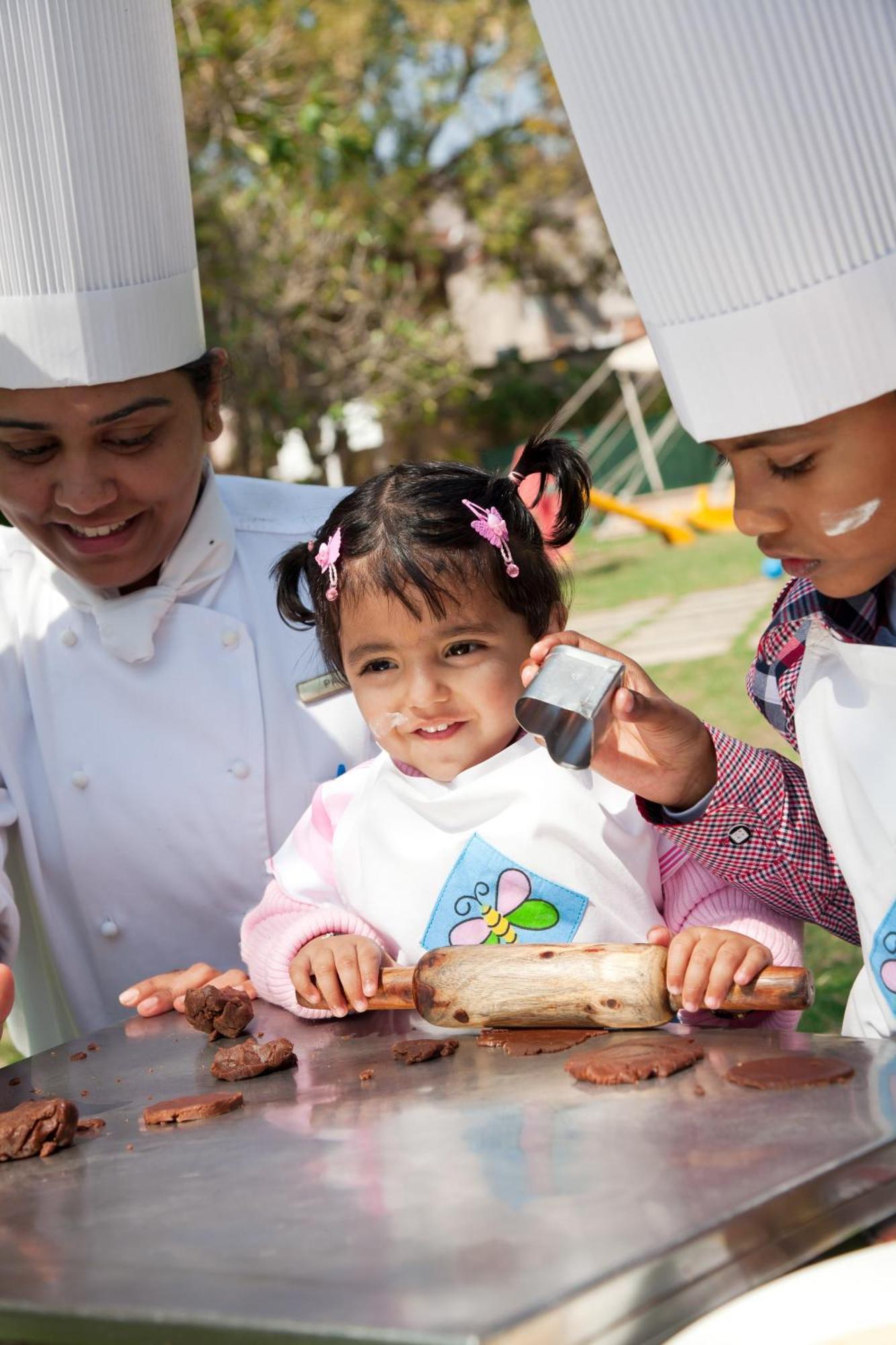 Trident Jaipur Hotell Exteriör bild A child with a cochlear implant